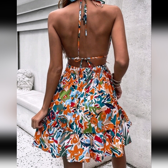 SOLD Women's Floral print halter neck backless dress Size: Large - Picture 2 of 6